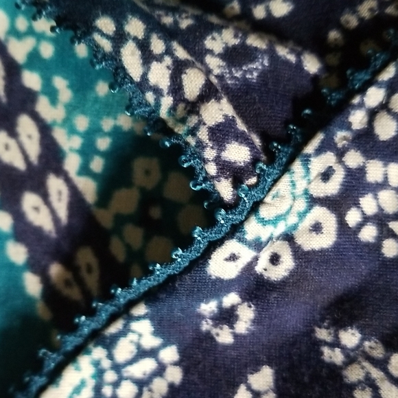 Pretty Tank Top - Picture 3 of 3